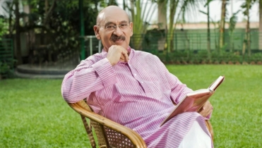 নিজের মৃত্যুর গুজবে বিরক্ত আবুল হায়াত, বললেন ‘ঠিক আছি’